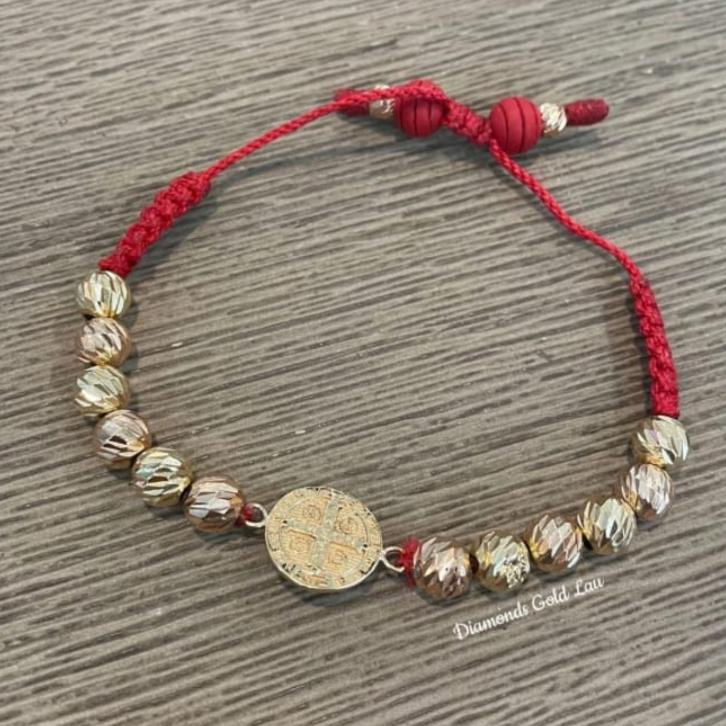 Pulsera San Benito en oro 18K – Protección y estilo