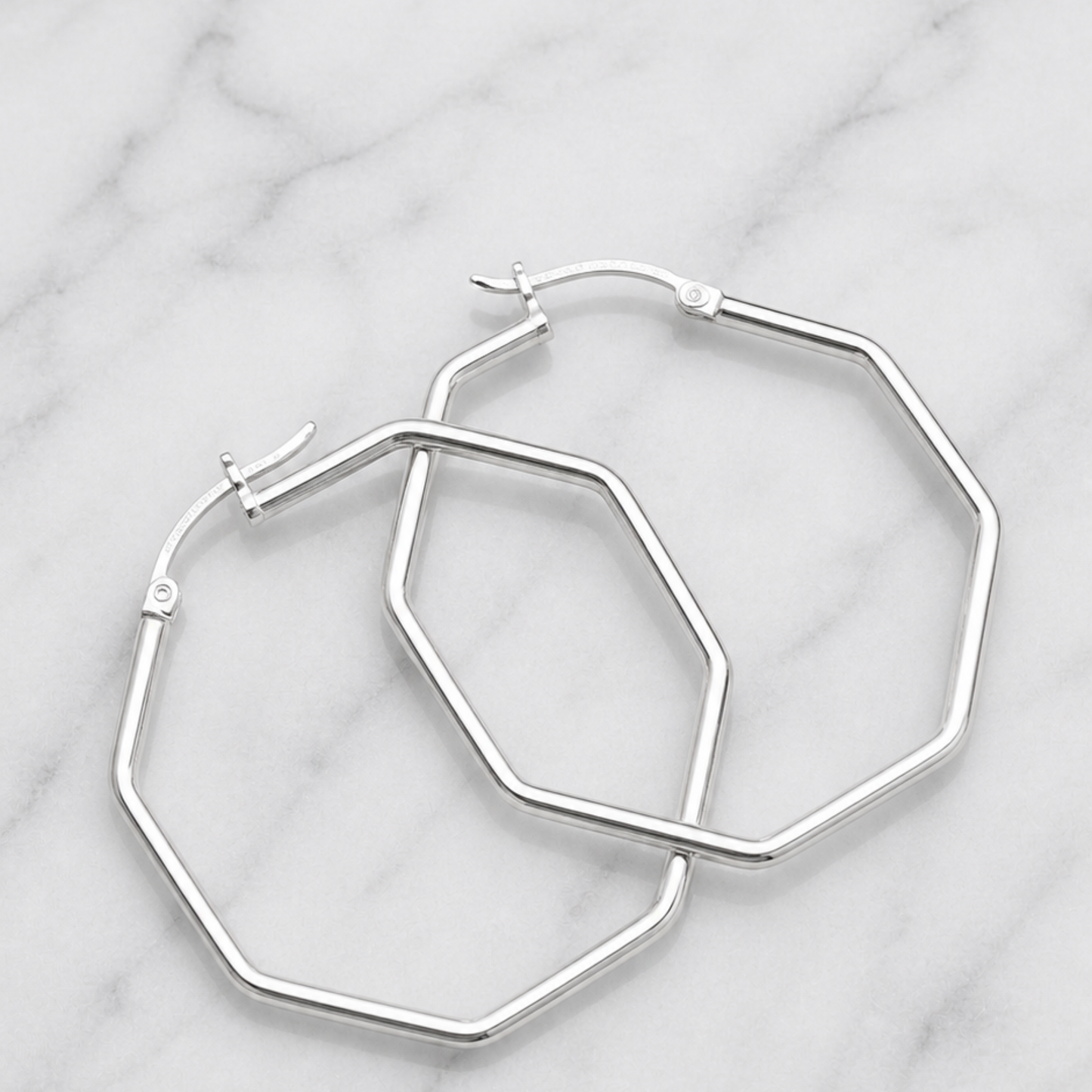 Aretes Hexagonales en Plata Ley 925 – Estilo Moderno y Elegante