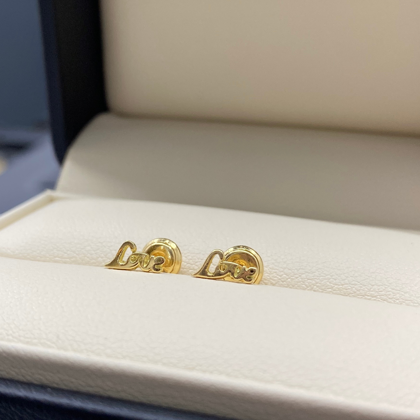 Topos Love Minimalistas en Oro 18K
