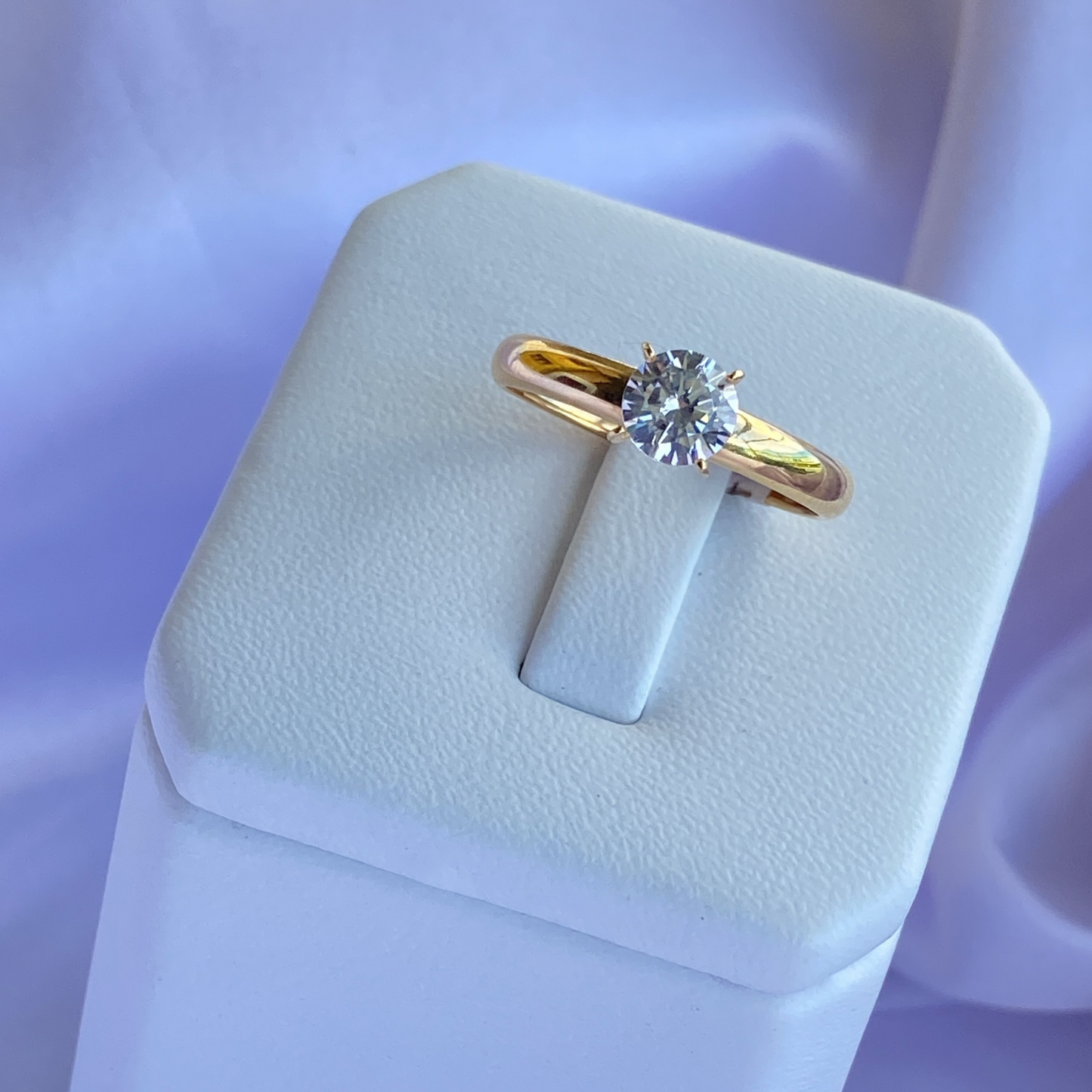 Anillo Solitario en Oro 18K