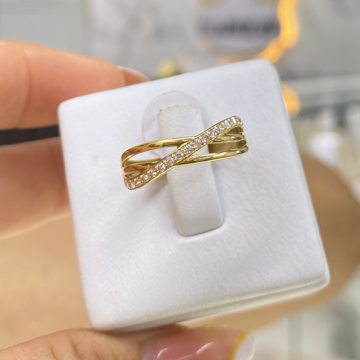 Anillo Destello Dorado Oro 18K