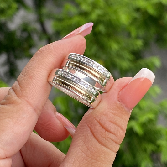 Argollas en Plata 925 con Enchape de Oro – Grabado y Estuche Incluidos