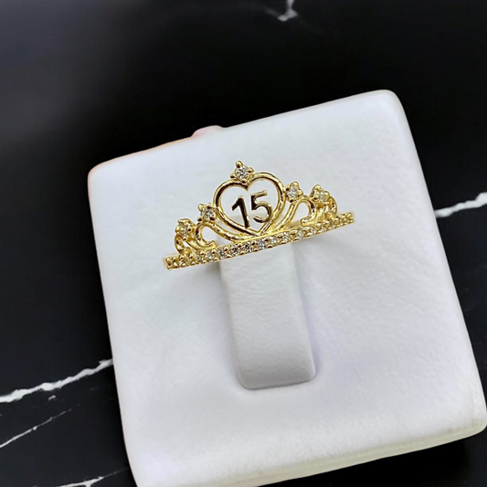 Anillo XV con corona y circon en oro 18K – Realeza y brillo