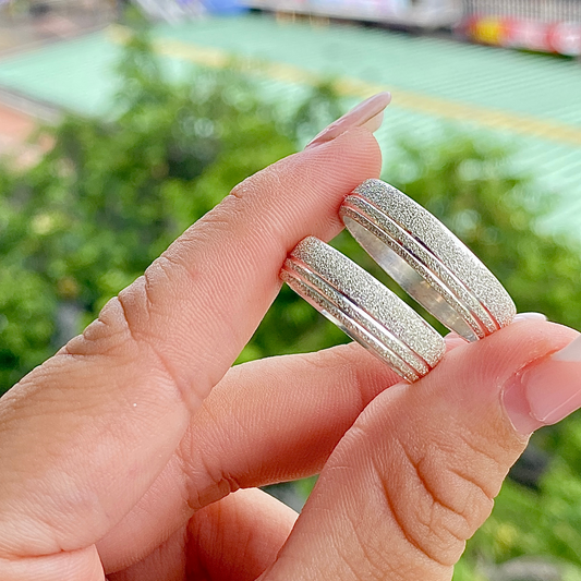 Argollas en Plata Ley 925 diamantada – Grabado y Estuche Incluidos