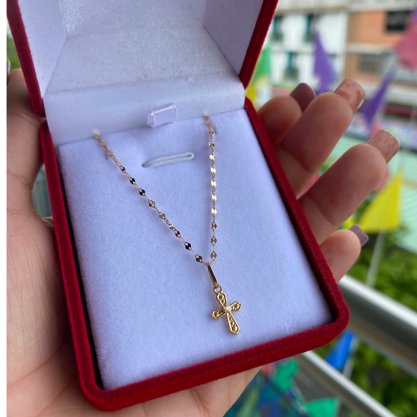 Cadena con Dije de Cruz  en oro 18k italiano – Elegancia y fe