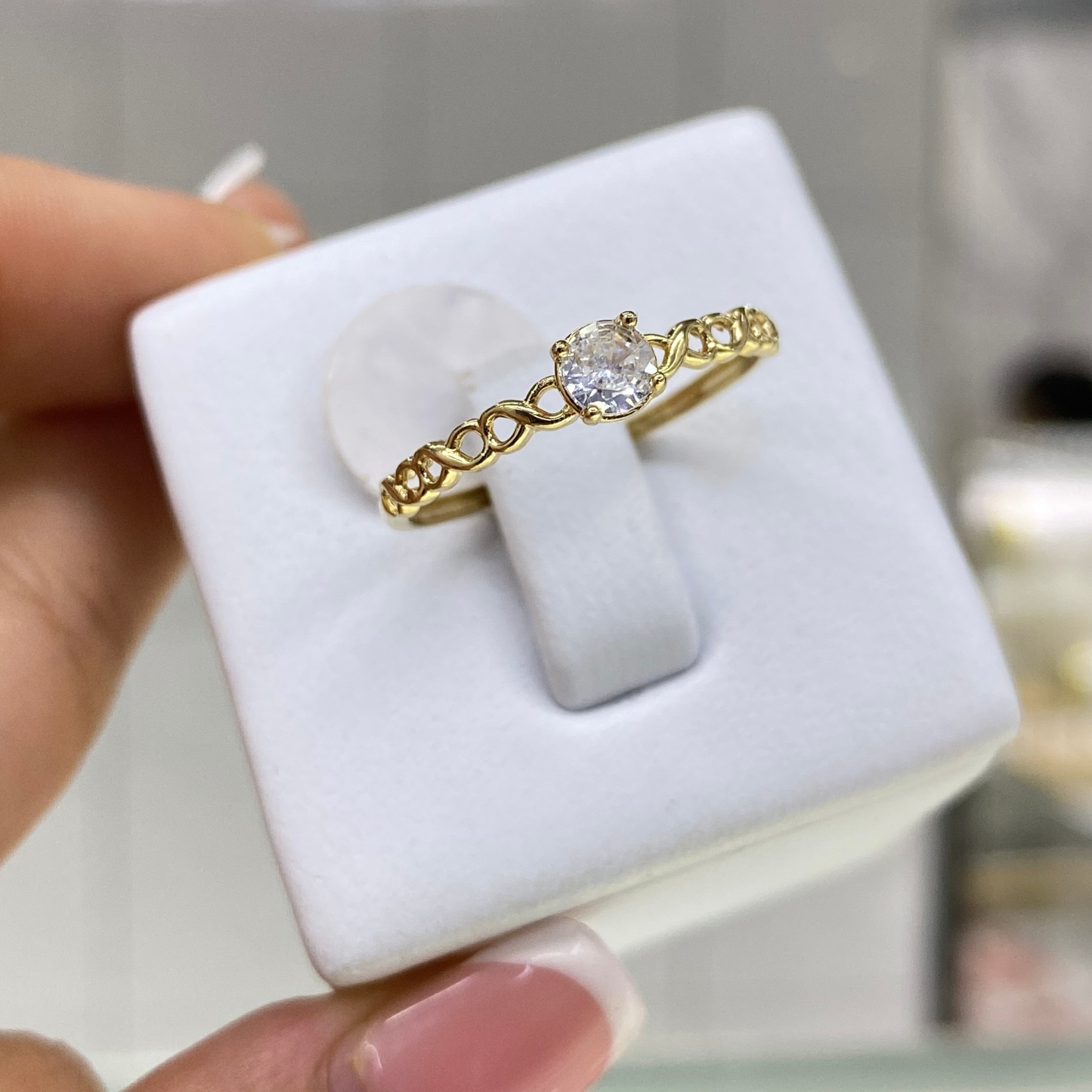 Anillo Solitario Oro 18K