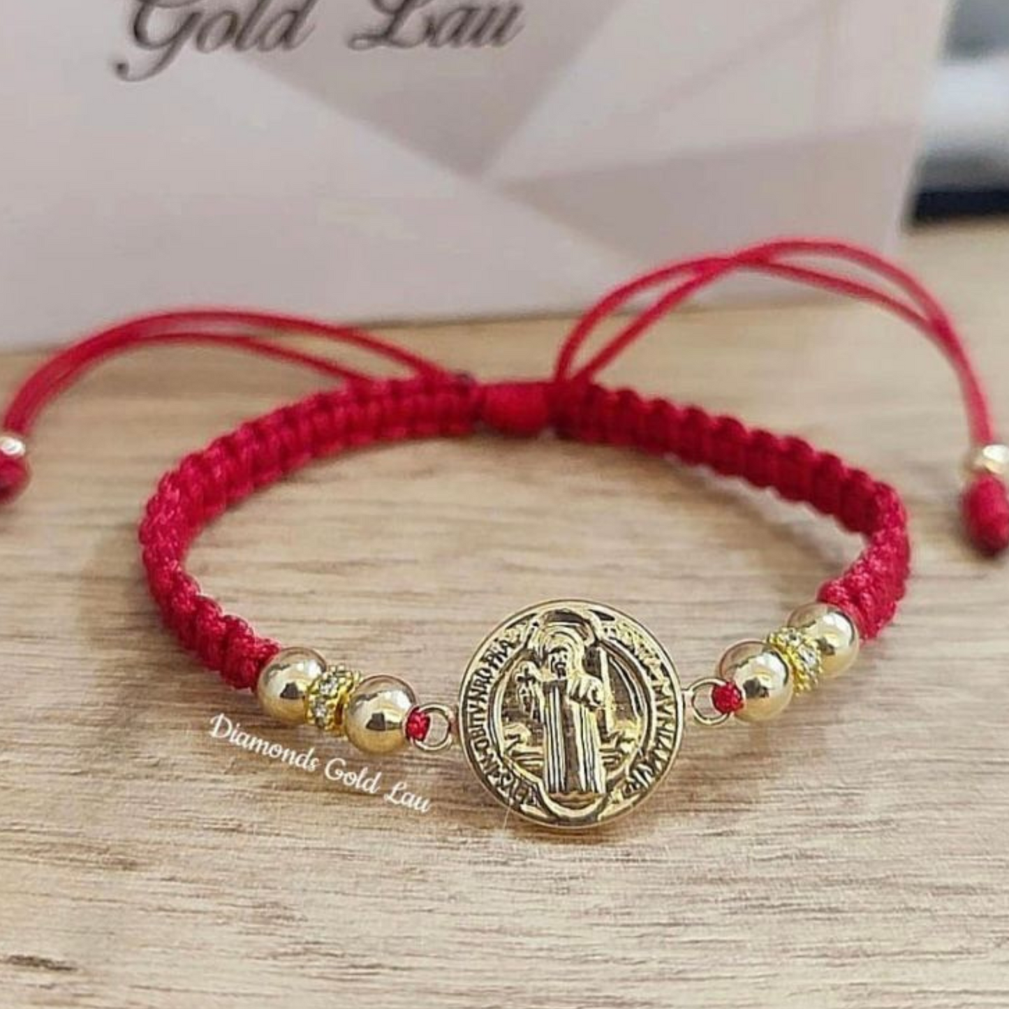 Pulsera San Benito en oro 18K – Protección y estilo