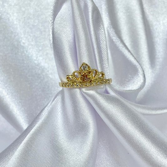 Anillo con corona y circon en oro 18K – Realeza y brillo