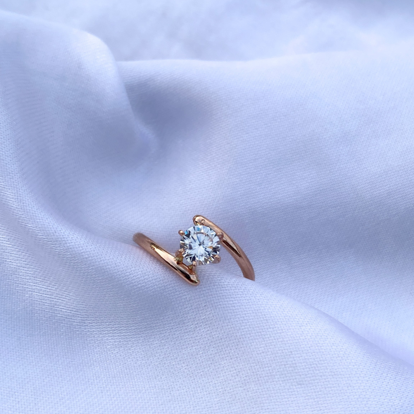 Anillo Solitario en Oro Rosa 18K