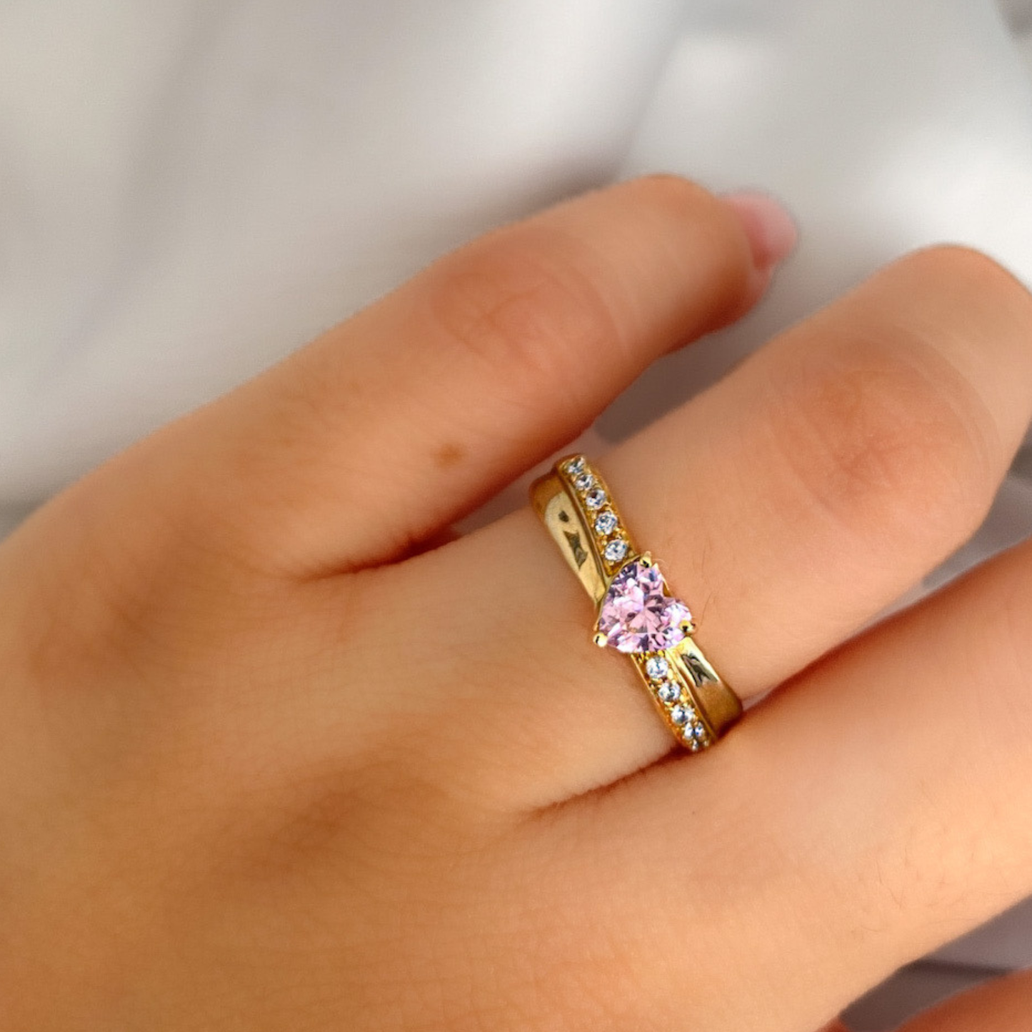 Anillo Corazón Rosa Oro 18K con Circones / 1,85 gr