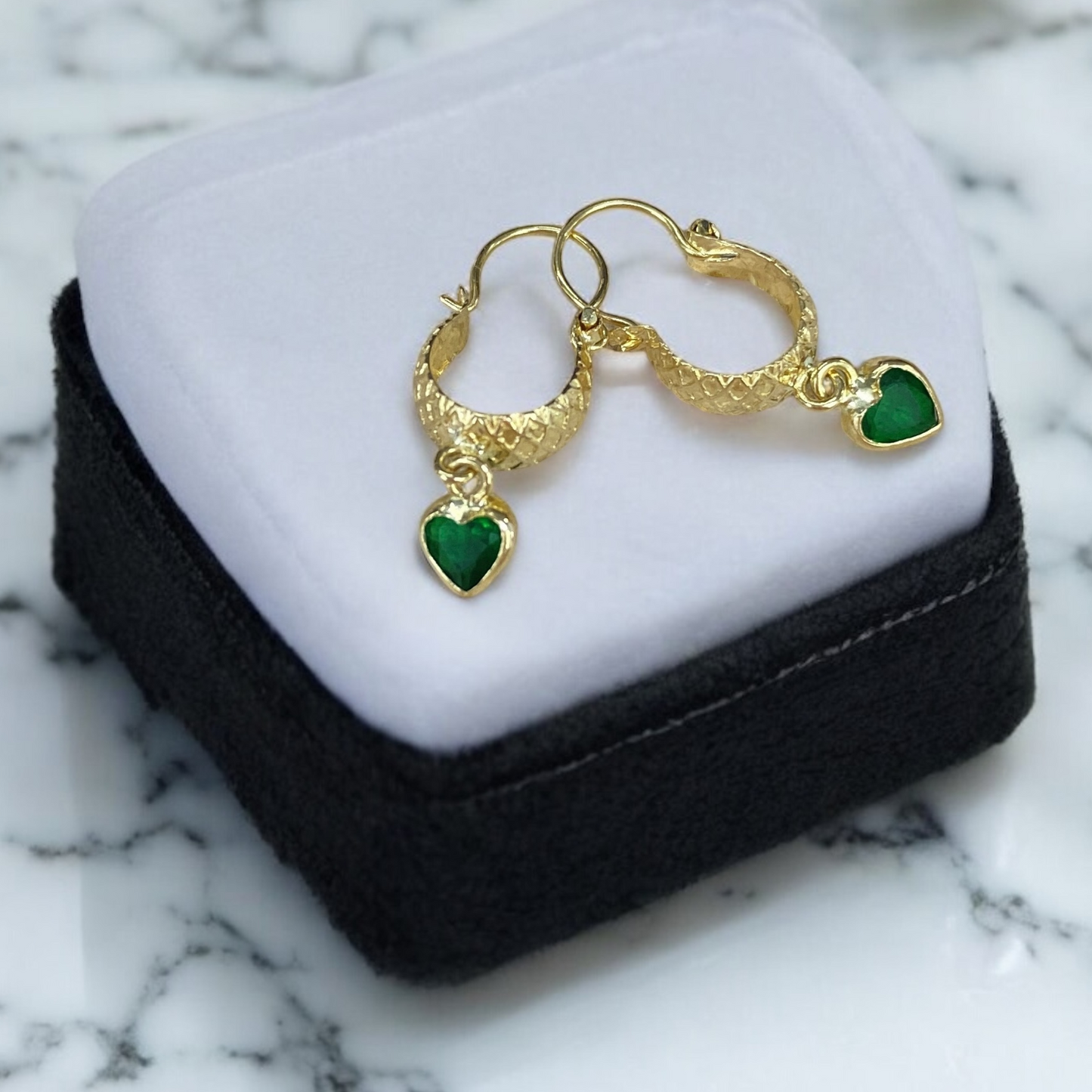 Candongas Mini  con Corazón en Oro 18K – Delicadeza que enamora