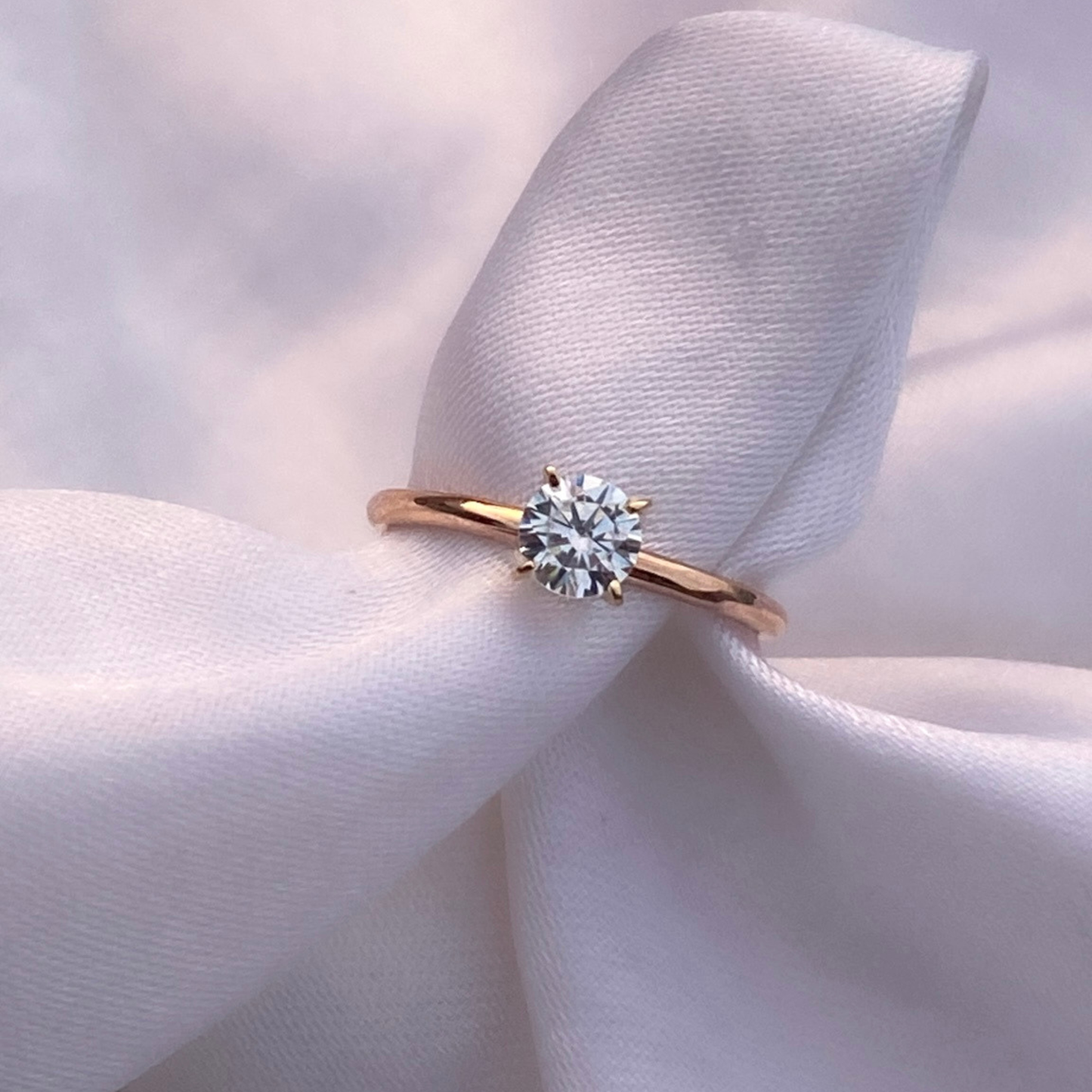 Anillo Solitario en Oro Rosa 18K