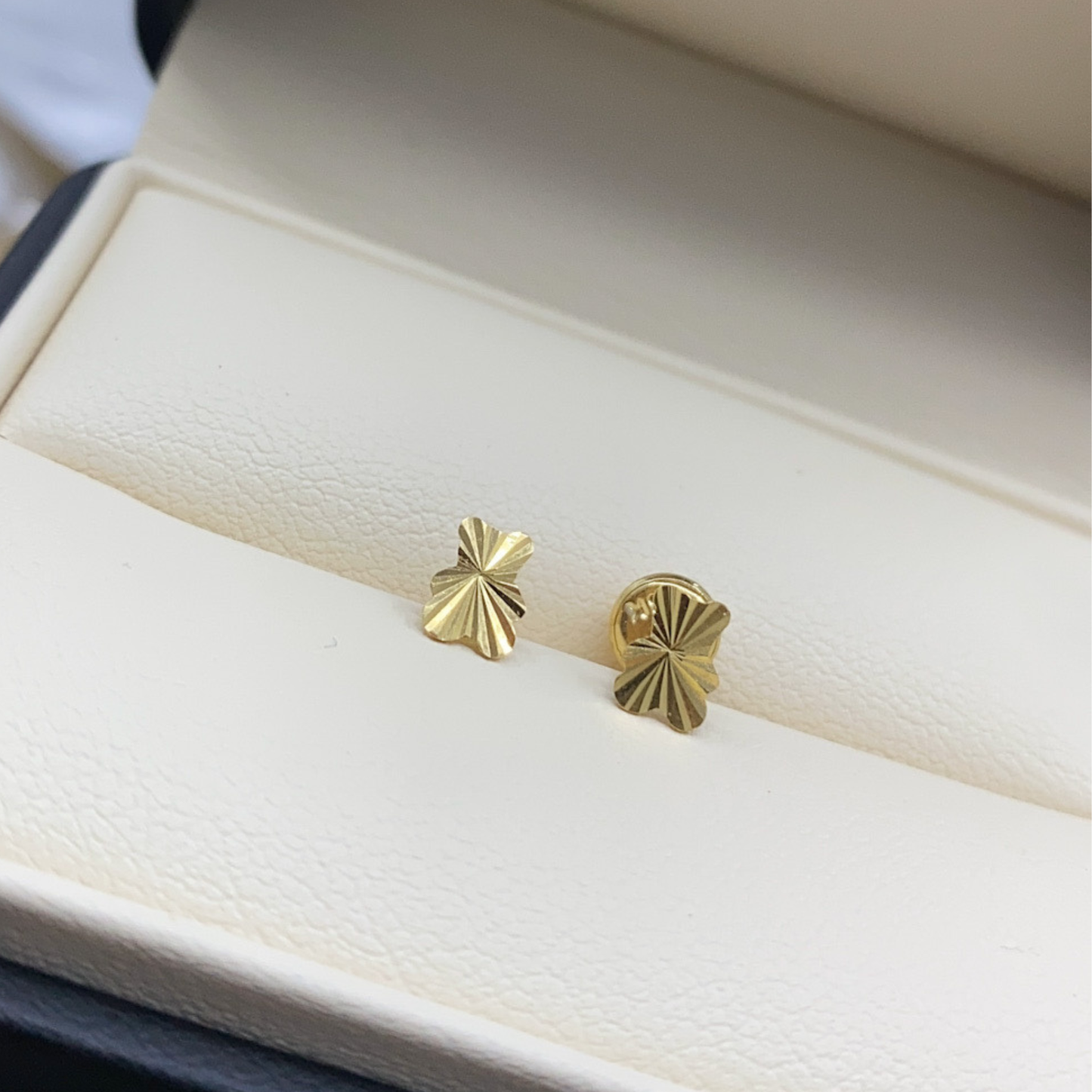 Topos de Osito Diamantado en Oro 18K / 0,56 gr