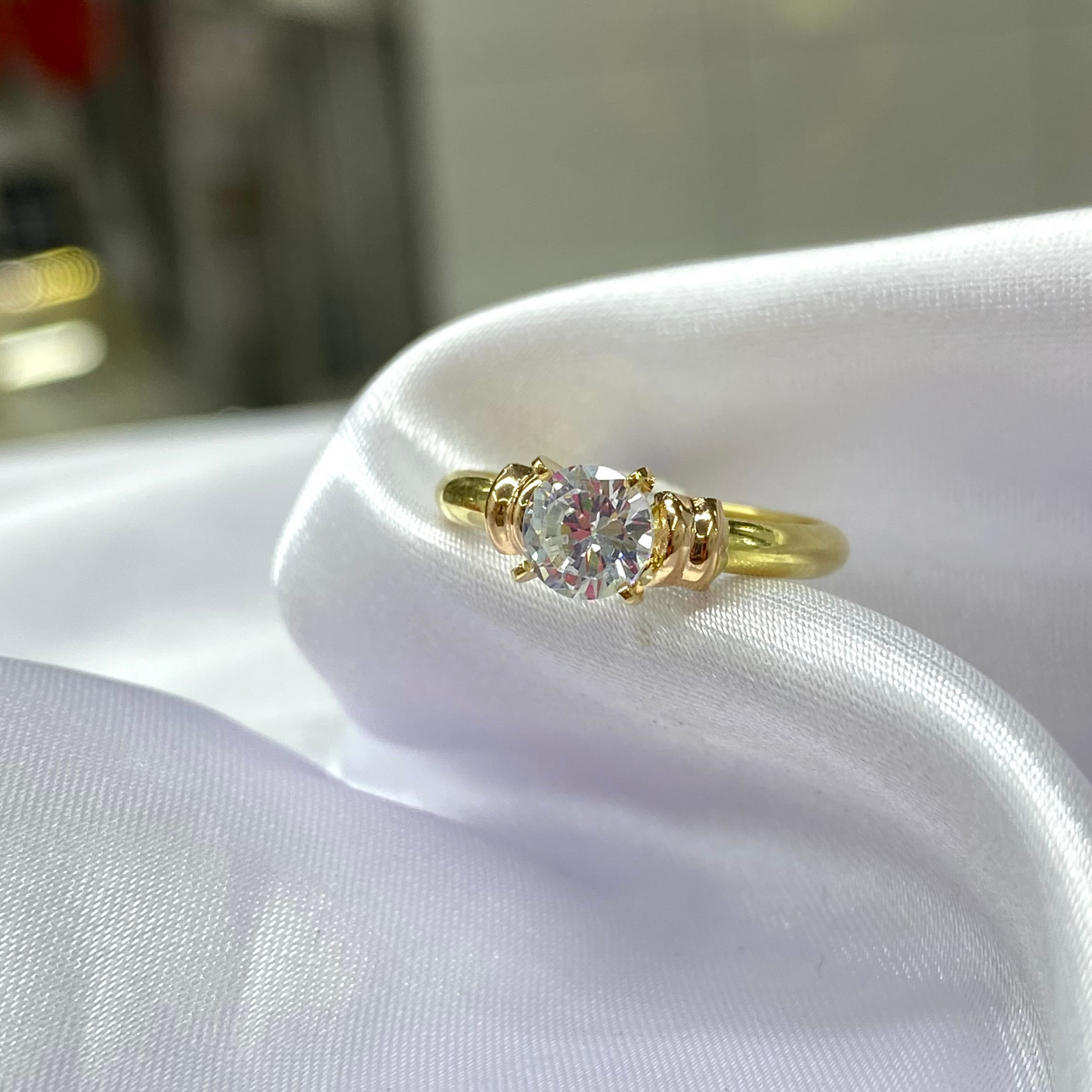 Anillo Clásico Elegancia en Oro 18K
