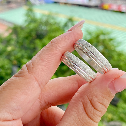 Argollas en Plata Ley 925 diamantada – Grabado y Estuche Incluidos