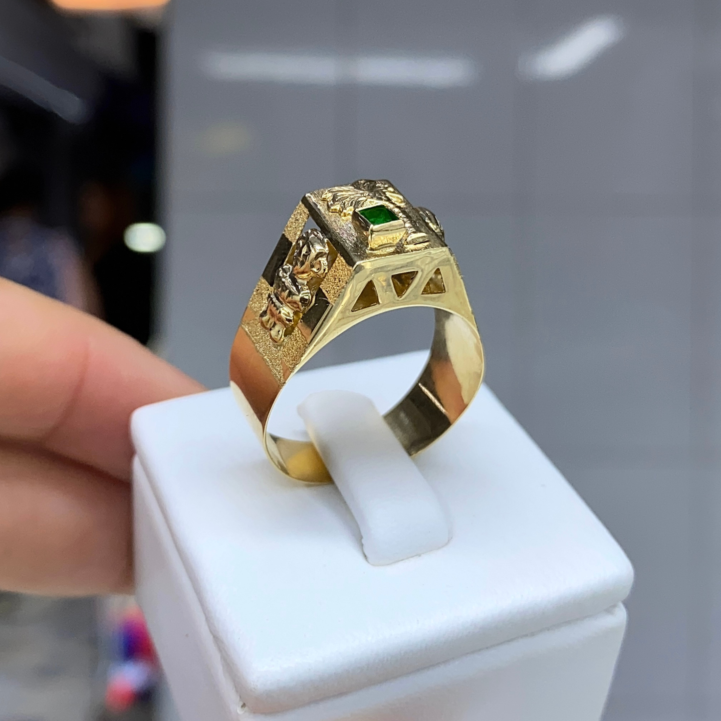Anillo Palma  Quimbaya / 4,65 gr / Circones Oro 18K