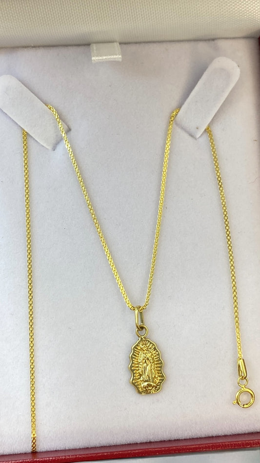 Cadena virgen oro 18k