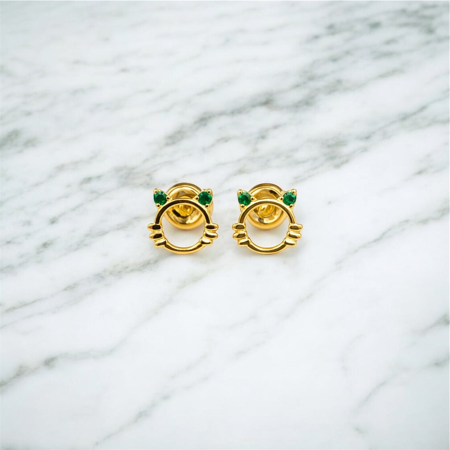 Aretes Carita de Gato - Oro 18K 0.76 gr