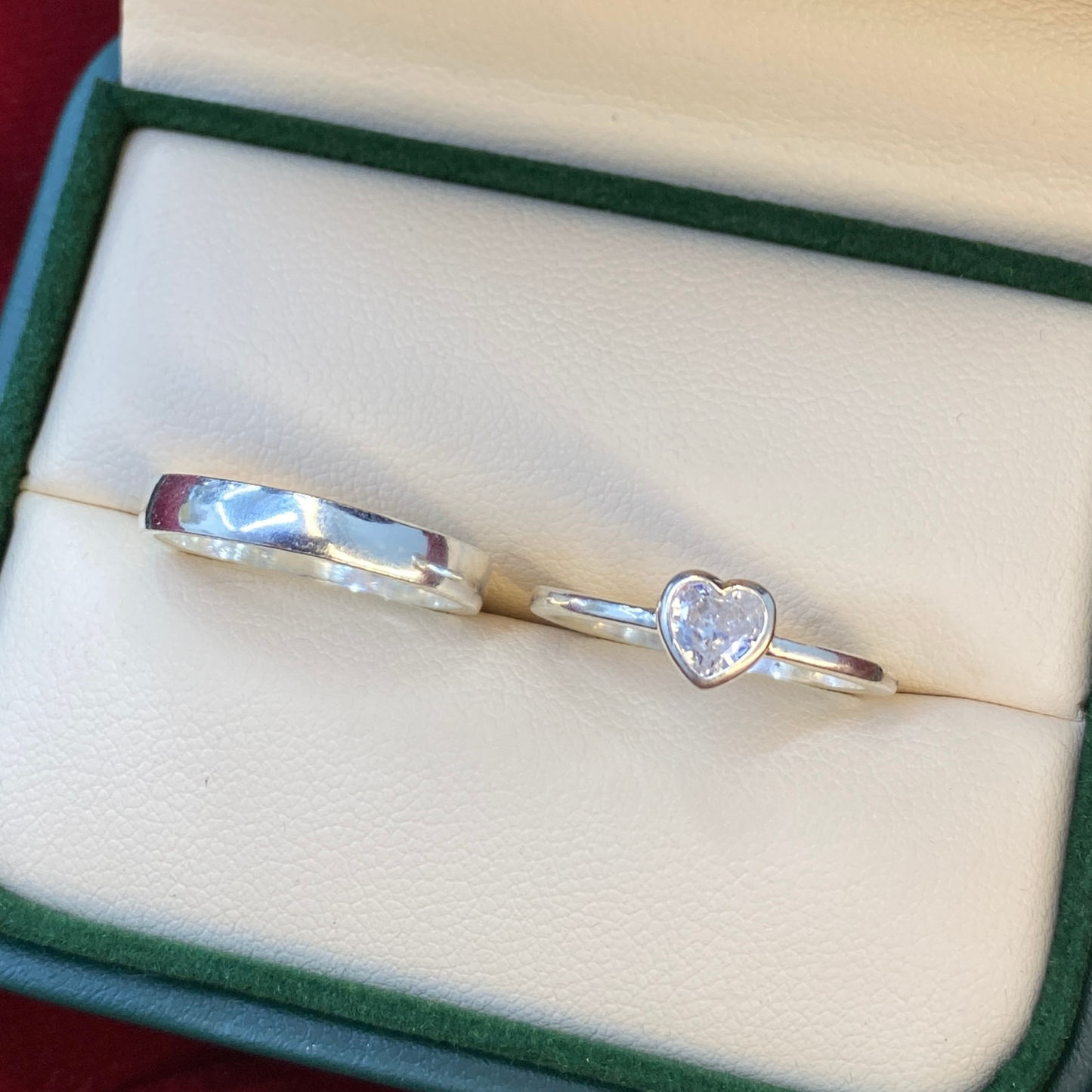 Set de Argolla y Anillo Plata 925 – Grabado y Estuche Incluidos