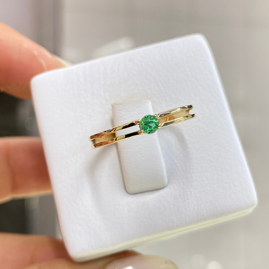 Anillo Oro 18K y Esmeralda